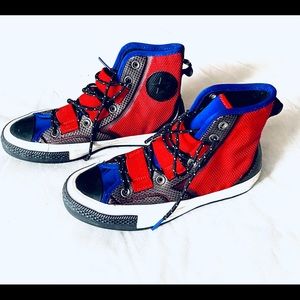 All Star Converse Boy’s tennis shoes size 7 good condition